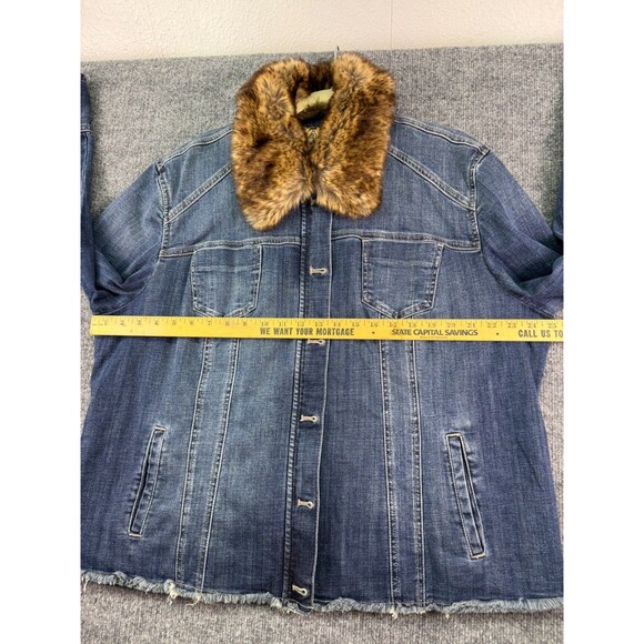 Chico's Removable Fur Collar Denim Jacket Women's Size 4 20/22 Raw Hem Lined - Picture 16 of 16
